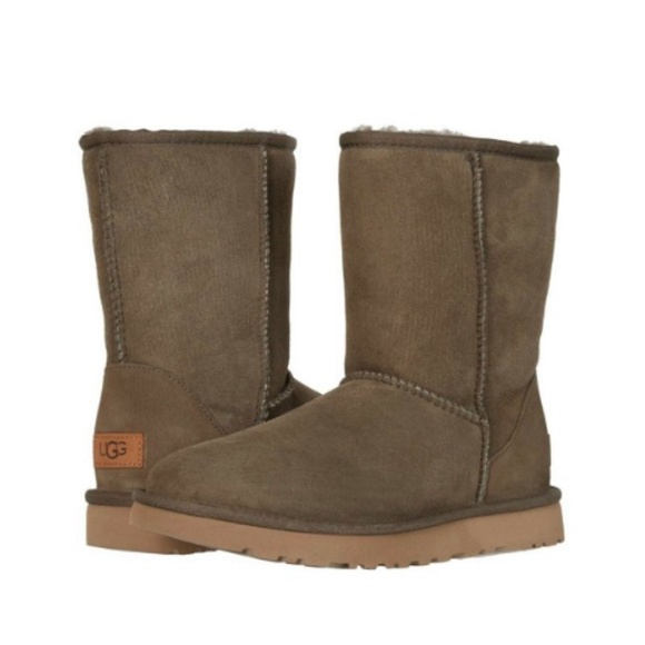 UGG Shoes - UGG CLASSIC SHORT II Boot